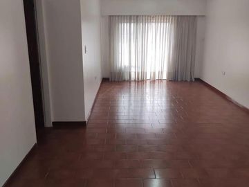 Departamento en venta - 3 Dormitorios 2 Baños - Cochera - 115Mts2 - Lanús Oeste
