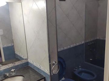 Departamento en venta - 3 Dormitorios 2 Baños - Cochera - 115Mts2 - Lanús Oeste