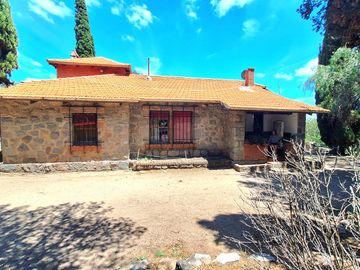 Los Cocos Chalet emblematico a mts de Grierson