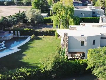 Casa en venta en Chacras de Coria