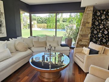 Casa en venta en Chacras de Coria
