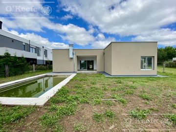 Casa en venta 4 ambientes  barrio cerrado  Barrancas de Iraola. Hudson. Berazategui. Apto credito!