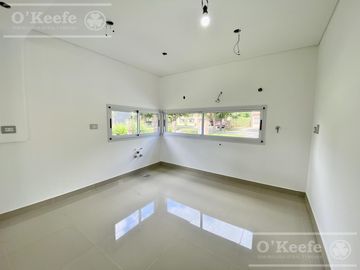 Casa en venta 4 ambientes  barrio cerrado  Barrancas de Iraola. Hudson. Berazategui. Apto credito!