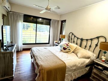 Venta Casa 4 dormitorios con pileta en Rosario -  Hostal del Sol