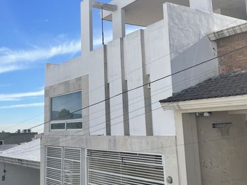 CASA EN VENTA EN  CUMBRES 4TO SECTOR