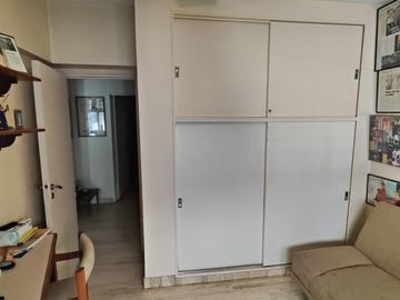 Departamento en venta, 3 ambientes c/ dependencia. Balcón aterrazado. A mts de Subte B. Acevedo al 300. Villa Crespo