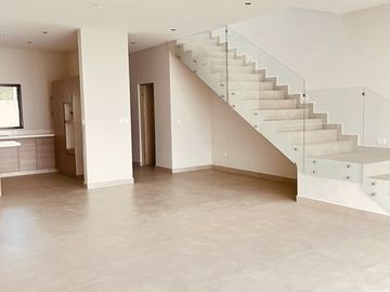 Casa en Venta, Estricta Seguridad, Altares Residencial, Santiago, Nuevo León