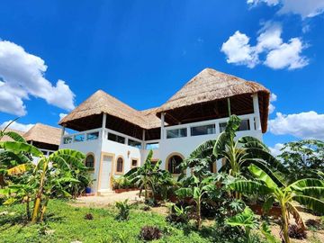 Villa en venta en privada con amenidades en Motul
