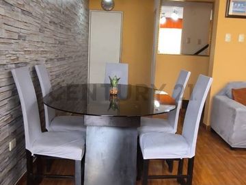 LINDA CASA EN VENTA DE 3 PISOS EN CONDOMINIO CERRADO EN CHORRILLOS