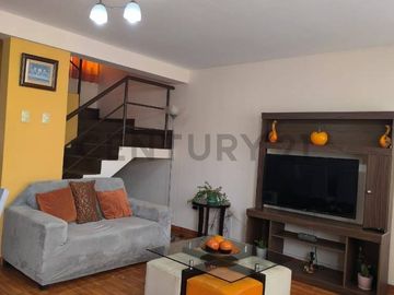LINDA CASA EN VENTA DE 3 PISOS EN CONDOMINIO CERRADO EN CHORRILLOS