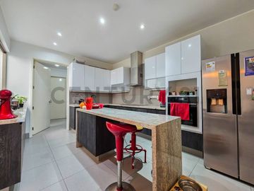 265m²  en el Exclusivo Condominio NUEVO RANCHO DE MIRAFLORES