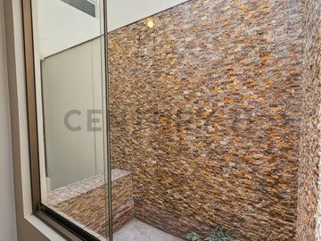 265m²  en el Exclusivo Condominio NUEVO RANCHO DE MIRAFLORES