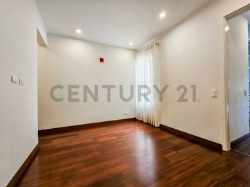 265m²  en el Exclusivo Condominio NUEVO RANCHO DE MIRAFLORES