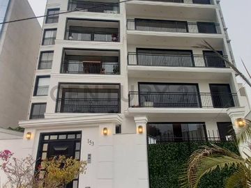 HERMOSO DUPLEX  EN SAN ISIDRO FRENTE AL PARQUE