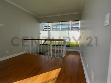 HERMOSO DUPLEX  EN SAN ISIDRO FRENTE AL PARQUE