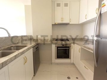 HERMOSO DUPLEX  EN SAN ISIDRO FRENTE AL PARQUE