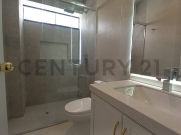 HERMOSO DUPLEX  EN SAN ISIDRO FRENTE AL PARQUE
