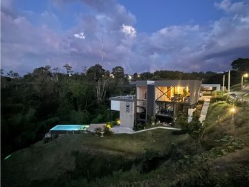 VENDO CASA CAMPESTRE VIA  ARMENIA
