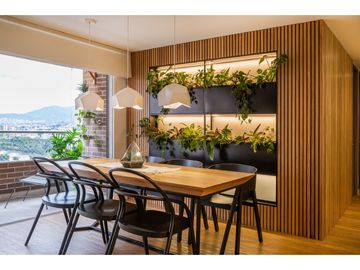 Apartamento remodelado en Venta  Ciudad del Río, Poblado, Medellín