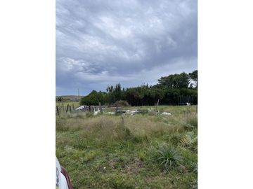 terreno sobre calle 60 entre 207 y 209