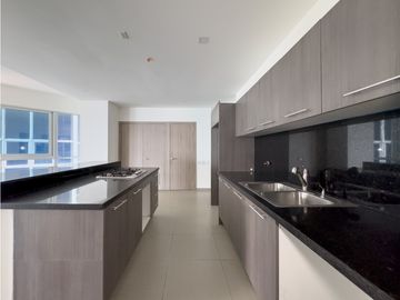 Venta: Apartamento en Avenida Balboa, PH Yacht Club