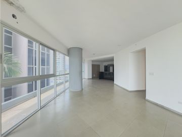 Venta: Apartamento en Avenida Balboa, PH Yacht Club