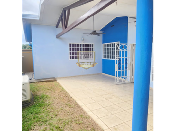 VENTA DE CASA CON LNEA BLANCA EN BRISAS DEL GOLF