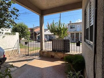 Casa en venta en Moron Sur