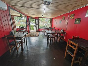LOCAL COMERCIAL EXCELENTE UBICACION EN LLANQUIHUE