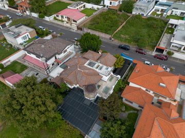 I3 CASA DE VENTA EN CUMBAYA
