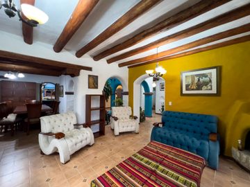 I3 CASA DE VENTA EN CUMBAYA