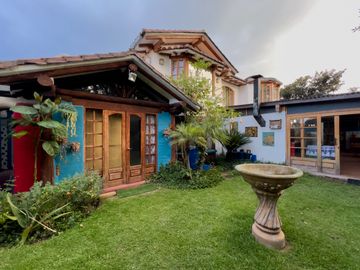 I3 CASA DE VENTA EN CUMBAYA