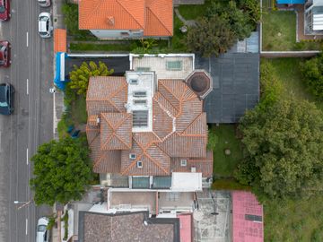 I3 CASA DE VENTA EN CUMBAYA