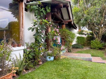 I3 CASA DE VENTA EN CUMBAYA