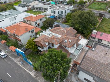I3 CASA DE VENTA EN CUMBAYA