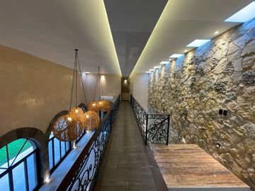 Casa en venta con elevador dentro de privada al norte de Merida
