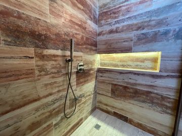 Casa en venta con elevador dentro de privada al norte de Merida