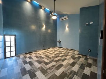Casa en venta con elevador dentro de privada al norte de Merida