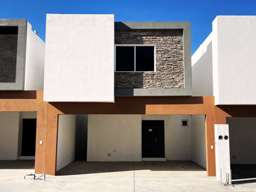 Casa Nueva en Venta en Cumbres, Garcia