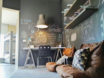 Casa Esquina, excelentes acabados y orientacion