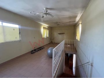 Venta de Casa en Ciudad Lerdo: Gran Tamaño y Encantador Jardín