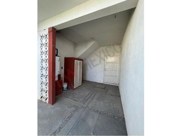 Venta de Casa en Ciudad Lerdo: Gran Tamaño y Encantador Jardín
