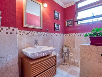 Casa 7 dormitorios en 1300 m2 de terreno, gran quincho y piscina Avenida Central/Las Nalcas Norte, Lo Cañas