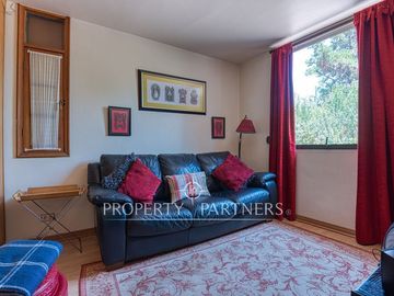 Casa 7 dormitorios en 1300 m2 de terreno, gran quincho y piscina Avenida Central/Las Nalcas Norte, Lo Cañas