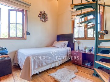 Casa 7 dormitorios en 1300 m2 de terreno, gran quincho y piscina Avenida Central/Las Nalcas Norte, Lo Cañas