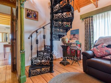 Casa 7 dormitorios en 1300 m2 de terreno, gran quincho y piscina Avenida Central/Las Nalcas Norte, Lo Cañas