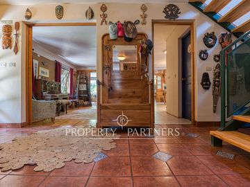Casa 7 dormitorios en 1300 m2 de terreno, gran quincho y piscina Avenida Central/Las Nalcas Norte, Lo Cañas