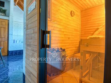 Casa 7 dormitorios en 1300 m2 de terreno, gran quincho y piscina Avenida Central/Las Nalcas Norte, Lo Cañas
