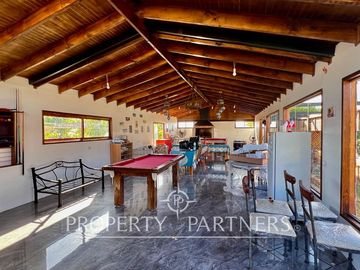 Hermosa Casa de Campo en parcela de 1 ha. en La foresta de Zapallar.