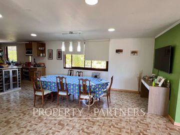 Hermosa Casa de Campo en parcela de 1 ha. en La foresta de Zapallar.